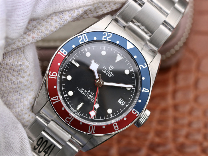 帝舵碧湾系列M79830RB-0001腕表