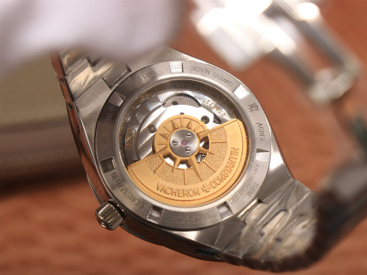 诗丹顿手表纵横四海系列 2305V/100R-B077腕表