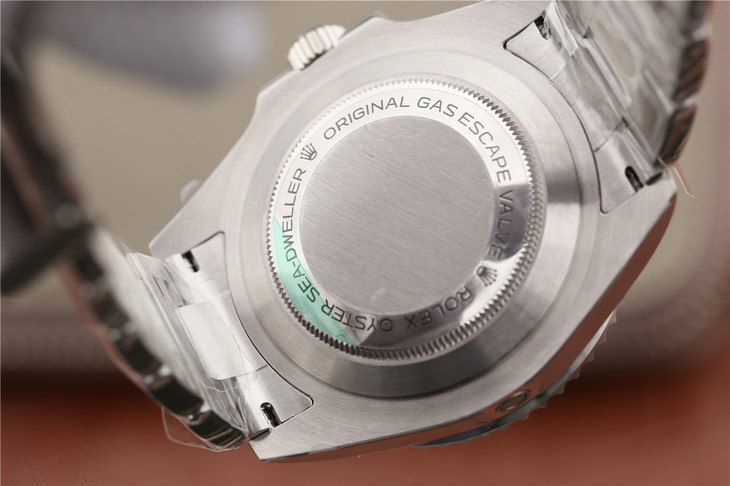 劳力士海使型系列m126600-0001腕表