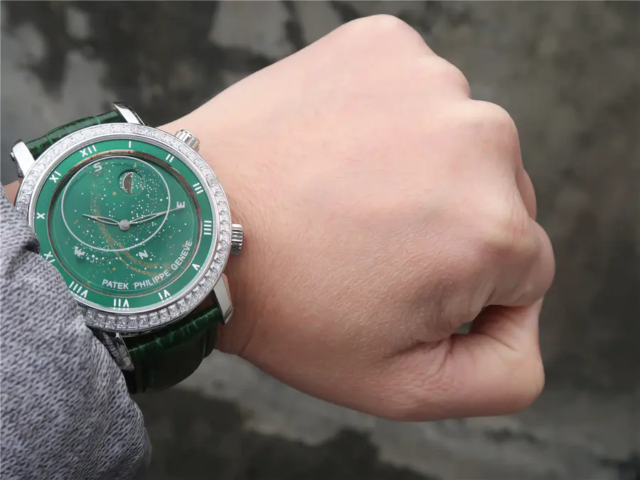 百达翡丽超级复杂功能时计系列6104G-001腕表 (绿)