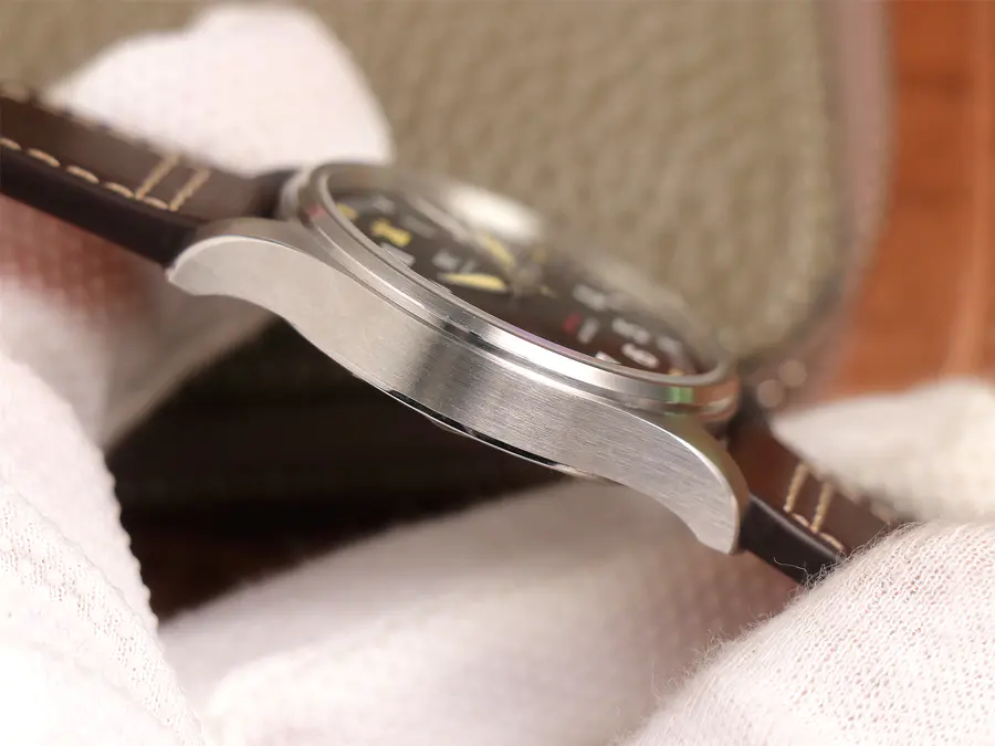 IWC万国表飞行员系列IW326803腕表