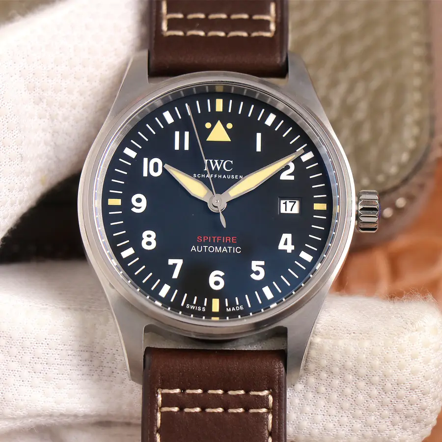 IWC万国表飞行员系列IW326803腕表