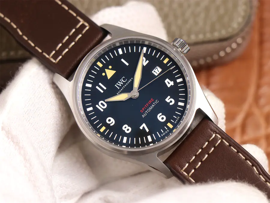 IWC万国表飞行员系列IW326803腕表