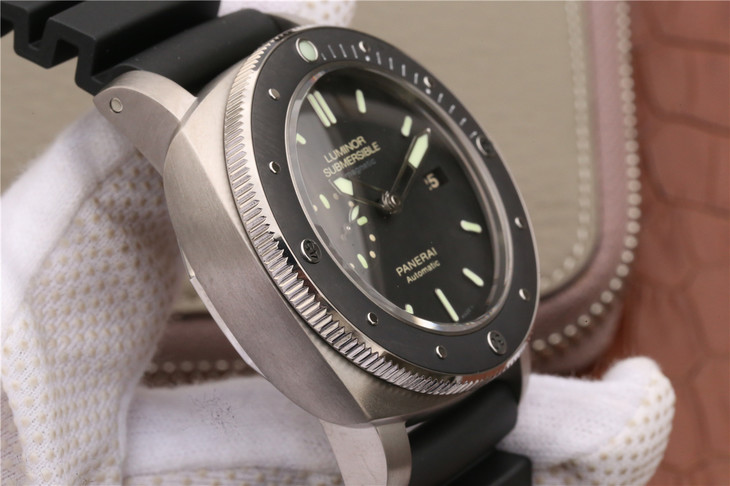 沛纳海LUMINOR 1950系列PAM00389腕表