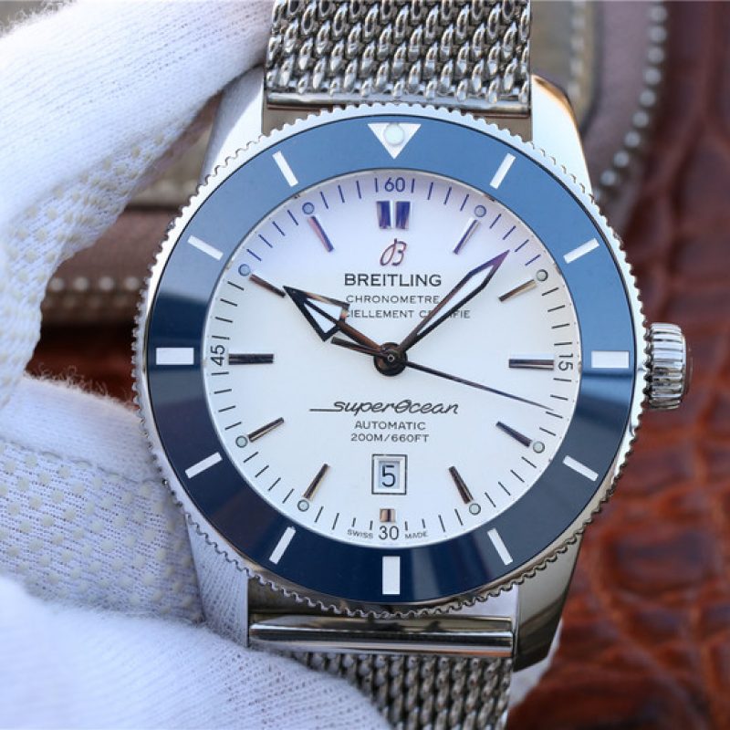 百年灵超级海洋文化系列AB201016.G827.154A腕表