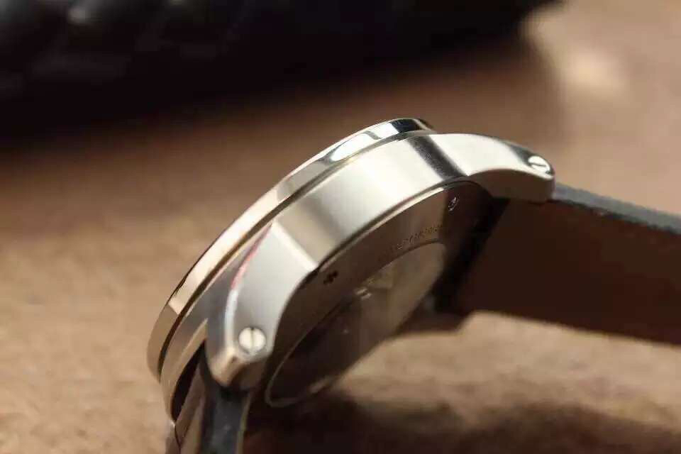 卡地亚CALIBRE DE CARTIER 系列W7100037腕表