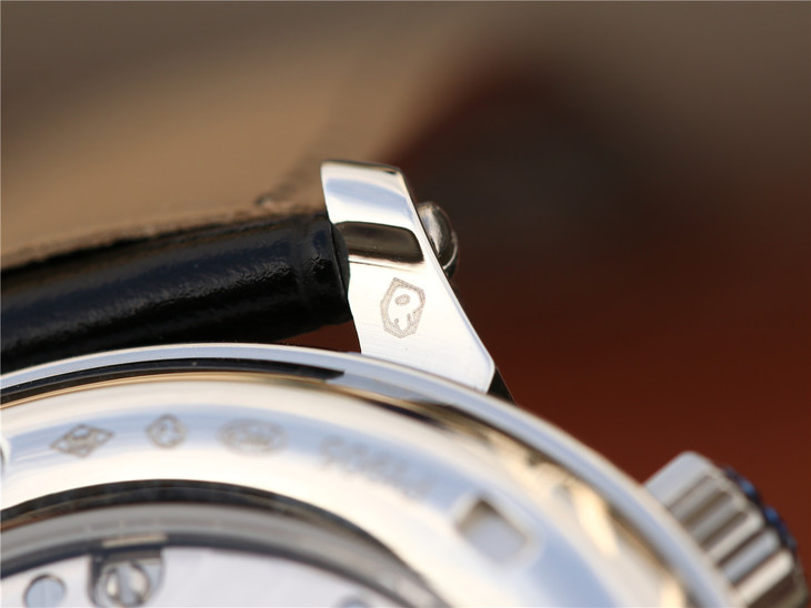 百达翡丽超级复杂功能时计系列5102PR腕表 (白壳黑面)