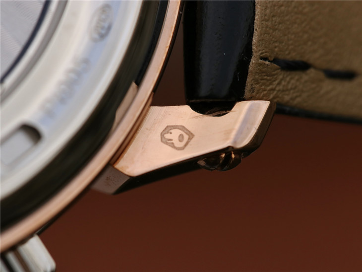 百达翡丽超级复杂功能时计系列5102PR腕表 (金壳黑面)