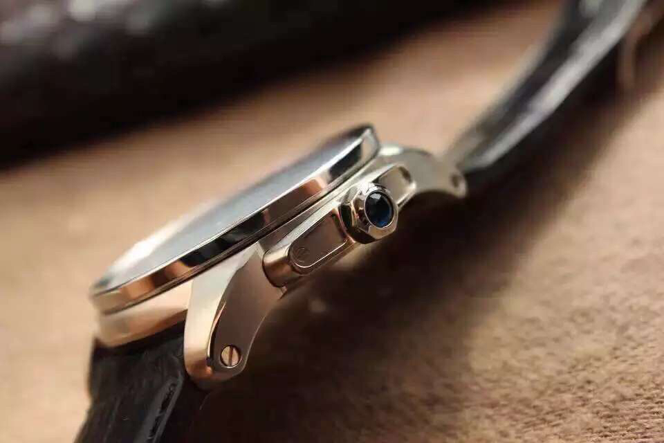 卡地亚CALIBRE DE CARTIER 系列W7100037腕表