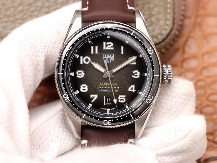 泰格豪雅TAG HEUER AUTAVIA系列WBE5114.FC8266腕表