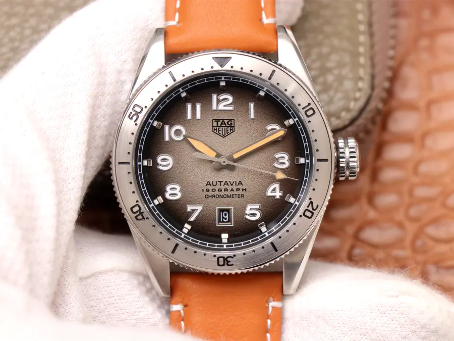 泰格豪雅TAG HEUER AUTAVIA系列WBE5115.FC8267腕表