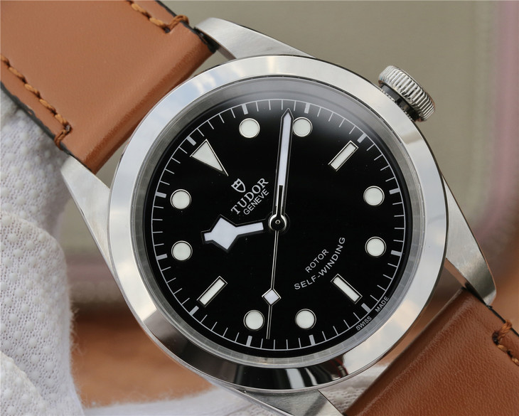 帝舵碧湾系列M79540-0007腕表