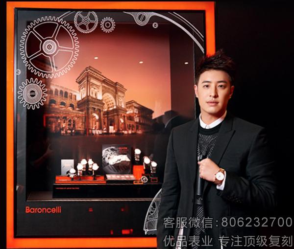 潘玮柏亲临美度展厅，见证典藏再现，续写轻薄传奇