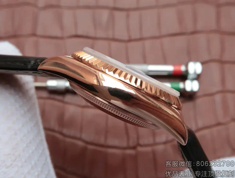 高仿劳力士星期日历型男士手表 118135-L(FC)铑白盘腕表