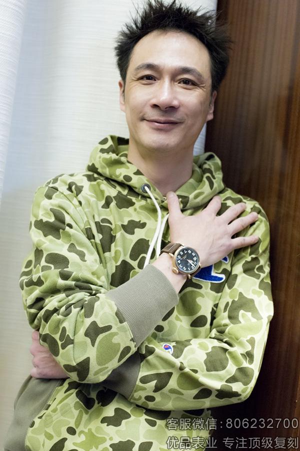 “Sam哥”吴镇宇获赠真力时飞行员定制腕表