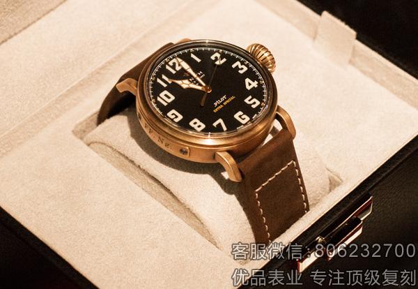 “Sam哥”吴镇宇获赠真力时飞行员定制腕表