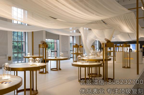 妮可·基德曼优雅揭幕欧米茄“她的时光”展览