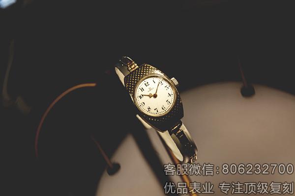 妮可·基德曼优雅揭幕欧米茄“她的时光”展览