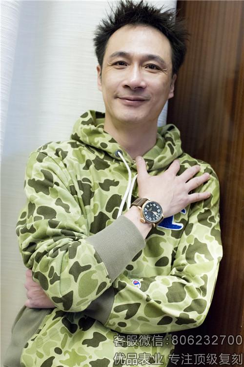 吴镇宇获赠真力时定制腕表 瞬间就上了费曼的小手