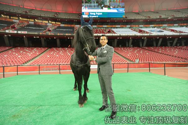 表圈男神频繁出镜，李易峰开赛车彭于晏看马术