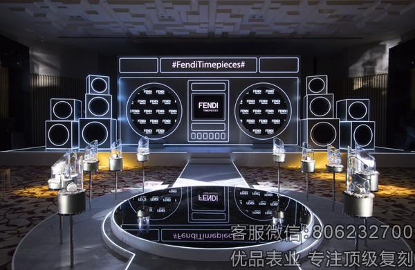 蒋劲夫张天爱携手降临Fendi腕表秀场