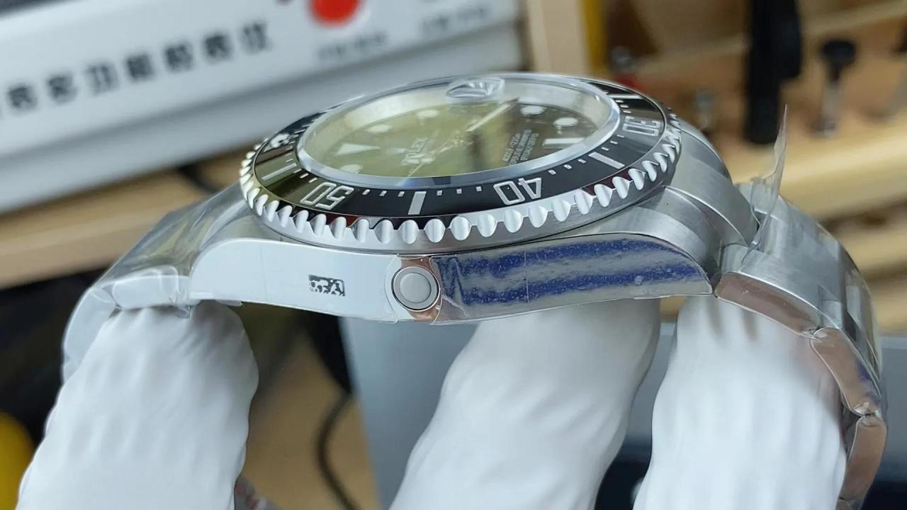 劳力士海使型系列m126600-0001腕表红色鬼王